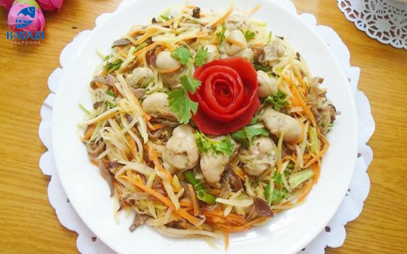 Oysters stir-fried with kohlrabi