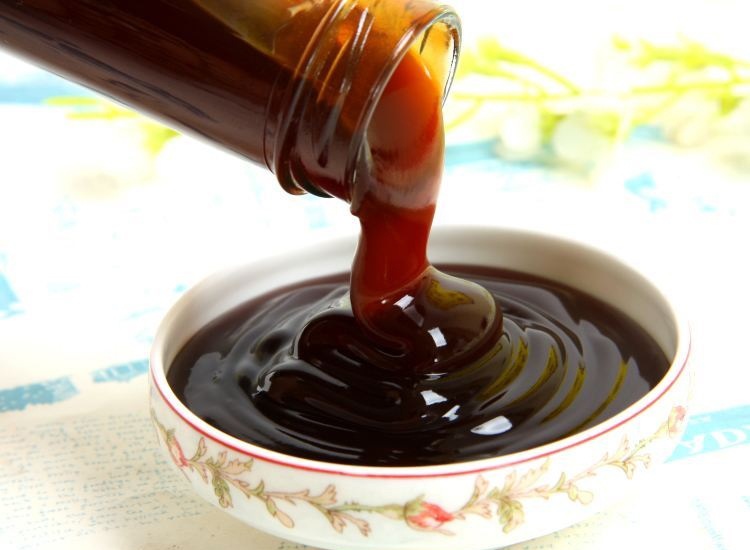 Handmade oyster sauce from fresh milk oysters few people know